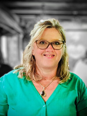 Sarah Libert - Coach- Hypnothérapeute(Hypnose Ericksonienne)- Champlon - Ourt - Aye